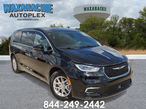 Used 2026 Chrysler Pacifica Select FWD image 1
