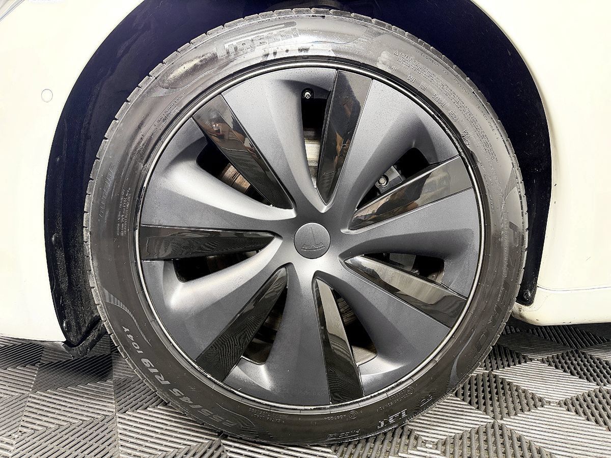 Used 2022 Tesla Model S AWD/4WD image 24