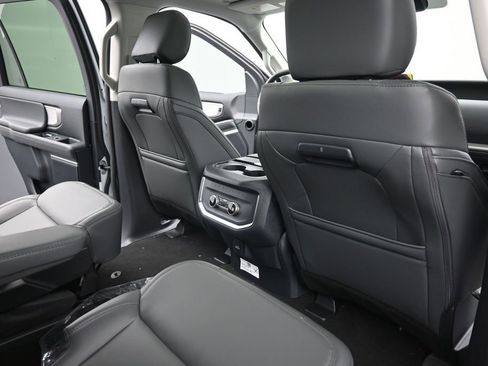 New 2026 Ford Expedition Active RWD image 10