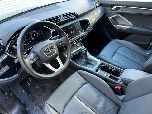 Used 2025 Audi Q3 2.0T Premium image 11