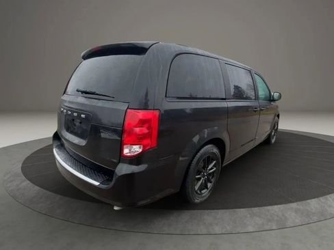 Used 2019 Dodge Grand Caravan GT FWD image 4