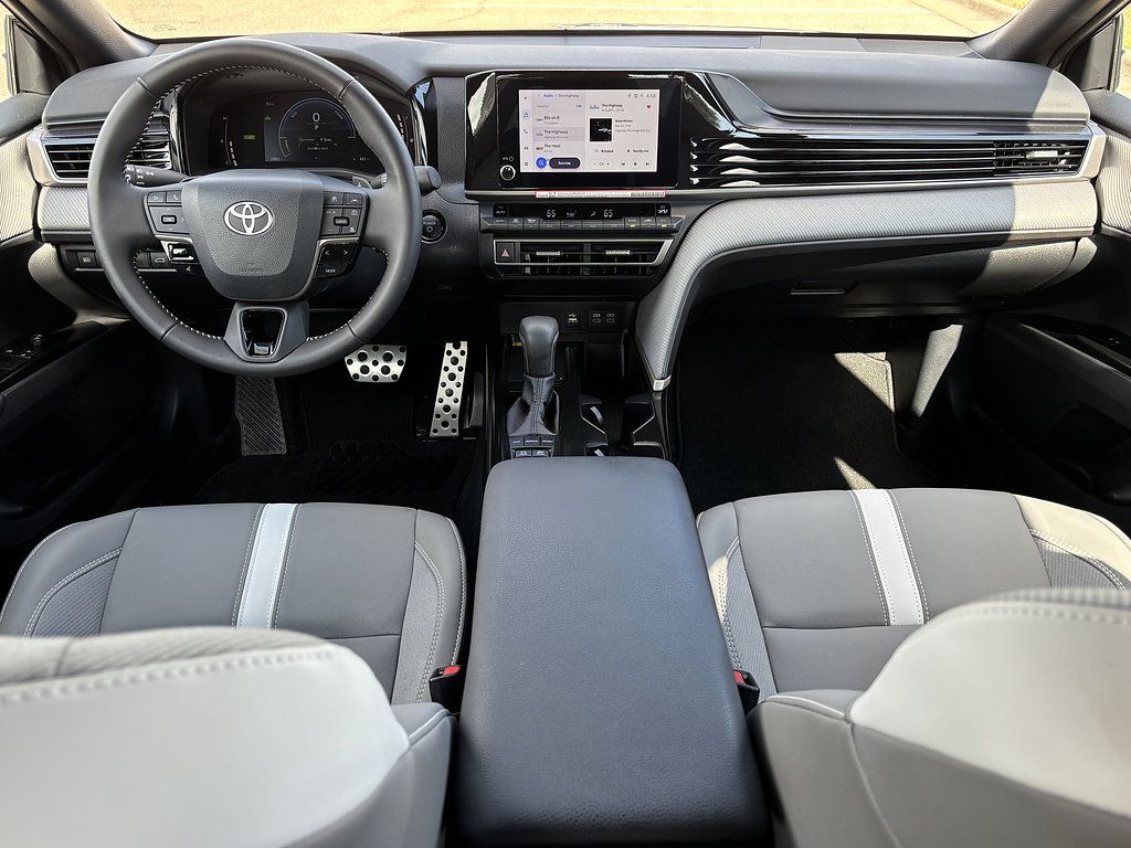 Used 2026 Toyota Camry SE w/ Convenience Package FWD image 7