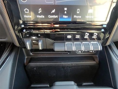 Used 2024 RAM 3500 Limited image 26