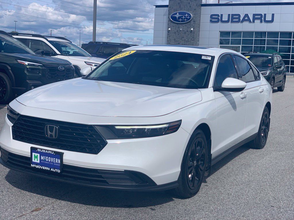 Used 2024 Honda Accord EX image 3