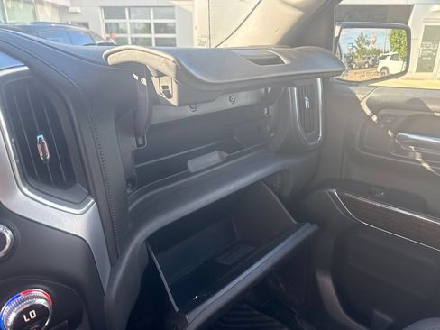 Used 2019 GMC Sierra 1500 SLE w/ SLE Value Package AWD/4WD image 16