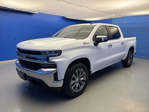 Used 2022 Chevrolet Silverado 1500 LT w/ Z71 Off-Road Package AWD/4WD image 4