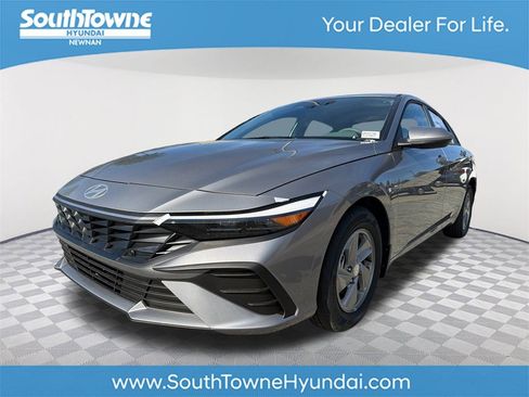 New 2026 Hyundai Elantra SE image 1