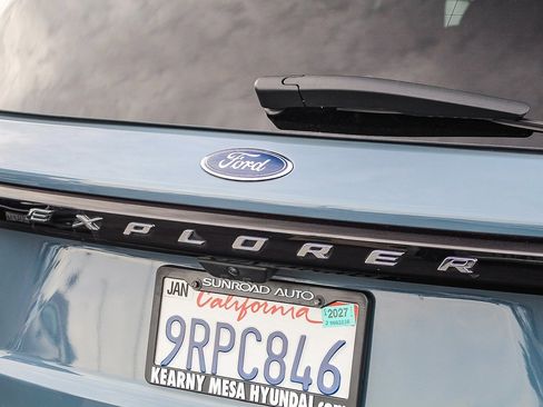 Used 2025 Ford Explorer Active w/ Active Comfort Package image 11