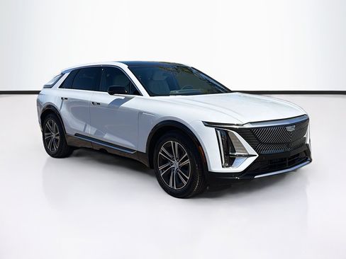 Certified 2026 Cadillac Lyriq Luxury RWD image 3