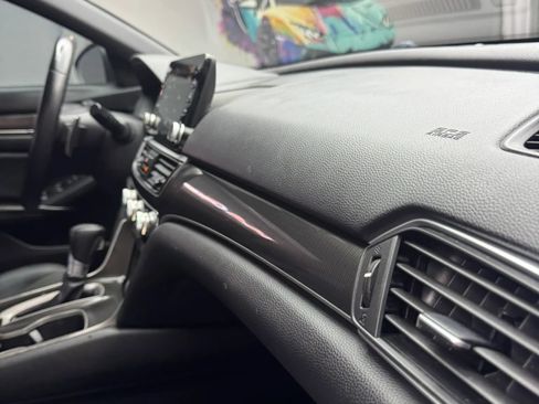 Used 2018 Honda Accord Sport image 27