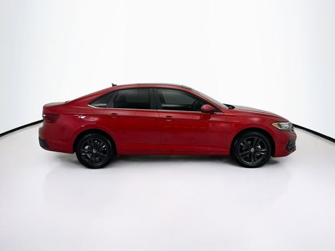 Used 2024 Volkswagen Jetta SE w/ Panoramic Sunroof Package FWD image 4
