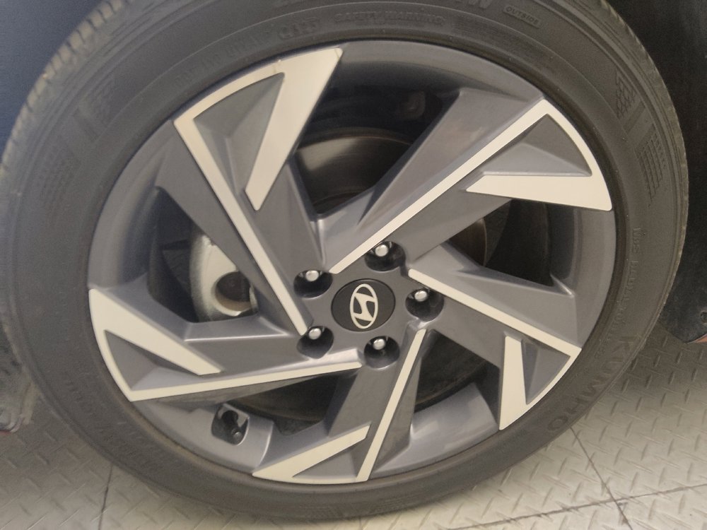 Used 2025 Hyundai Elantra Sport FWD image 31