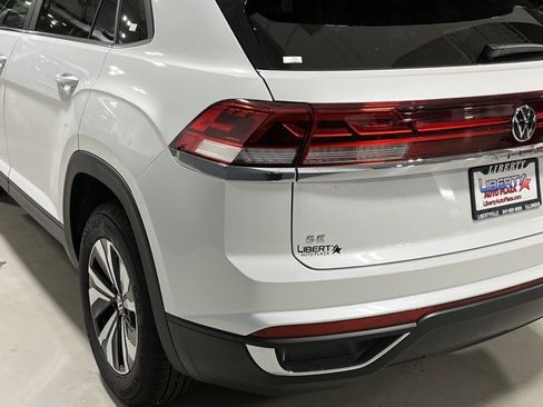 New 2026 Volkswagen Atlas Cross Sport SE image 13