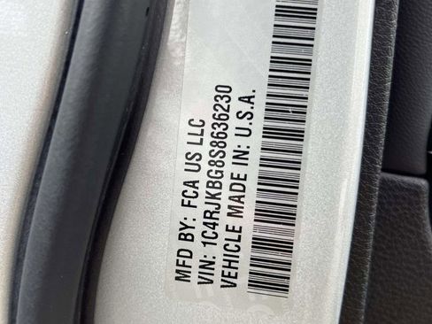 Used 2025 Jeep Grand Cherokee L Limited image 25