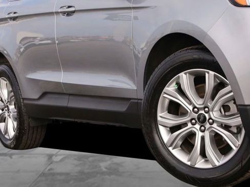 Certified 2024 Ford Edge Titanium image 3