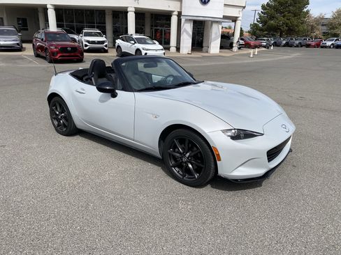 Used 2017 MAZDA MX-5 Miata Club image 49