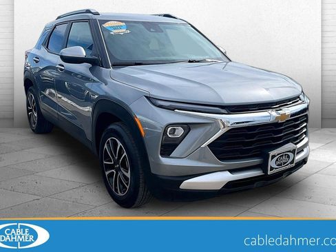 Used 2025 Chevrolet TrailBlazer LT AWD/4WD image 1