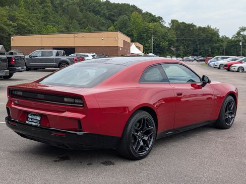Used 2024 Dodge Charger Daytona R/T w/ Plus Group AWD/4WD image 9