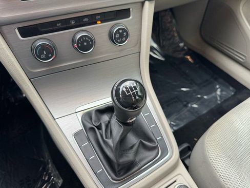 Used 2016 Volkswagen Golf S FWD image 13