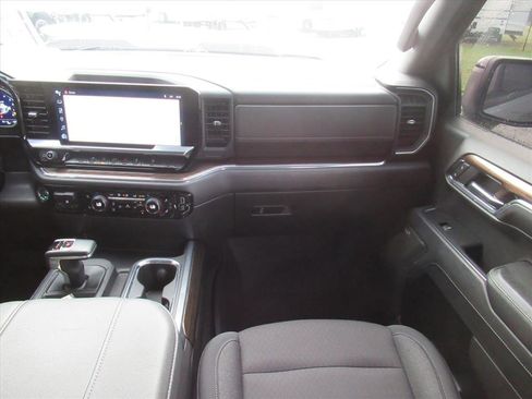 Used 2023 Chevrolet Silverado 1500 LT Trail Boss w/ Convenience Package II image 15