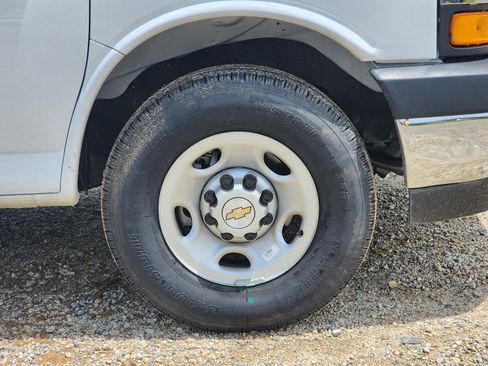 New 2024 Chevrolet Express 3500 w/ Power Convenience Package image 7