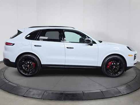 New 2026 Porsche Cayenne S image 8