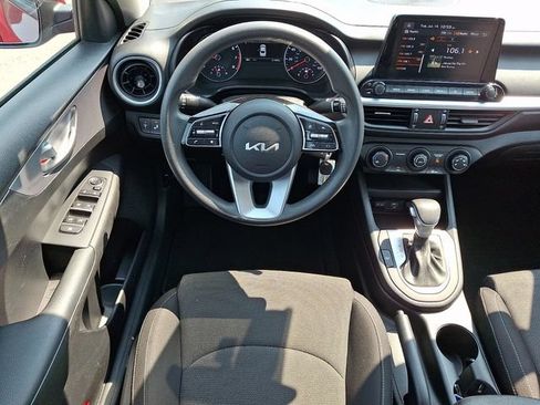 Used 2022 Kia Forte LXS w/ LXS Technology Package FWD image 11