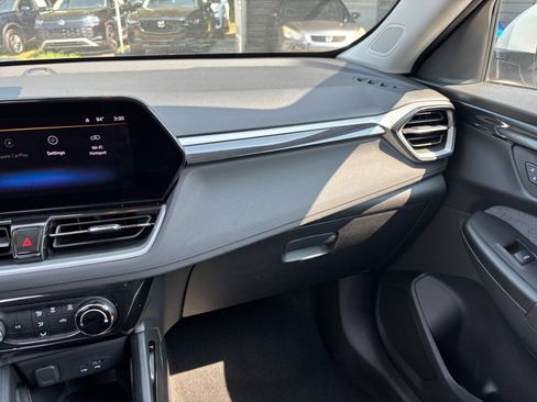 Used 2025 Chevrolet TrailBlazer LT FWD image 33