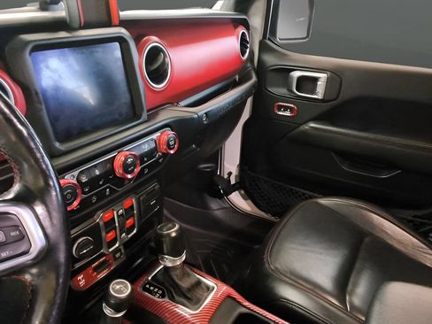 Used 2020 Jeep Wrangler Unlimited Rubicon w/ Dual Top Group AWD/4WD image 19
