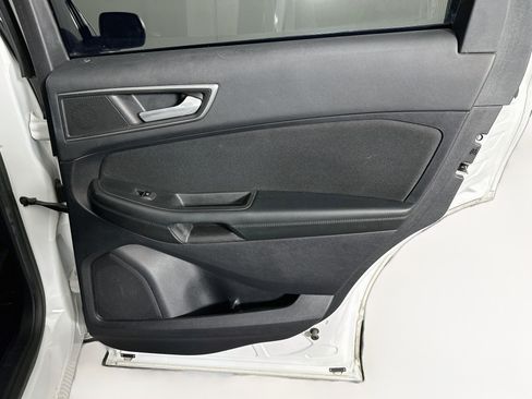 Used 2017 Ford Edge SE FWD image 27