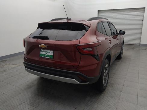 Used 2024 Chevrolet Trax LT w/ Driver Confidence Package FWD image 7