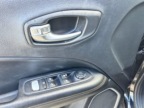Used 2018 Jeep Compass Limited w/ Safe & Security Group FWD image 19