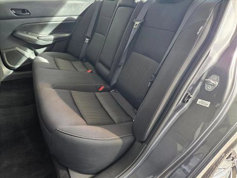 Used 2024 Nissan Altima 2.5 SV image 17