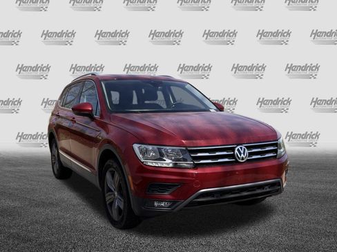 Used 2020 Volkswagen Tiguan SEL image 2