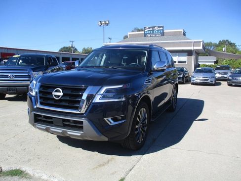 Used 2023 Nissan Armada Platinum w/ Captain's Chairs Package image 2
