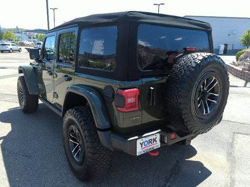 Used 2022 Jeep Wrangler Unlimited Rubicon AWD/4WD image 6