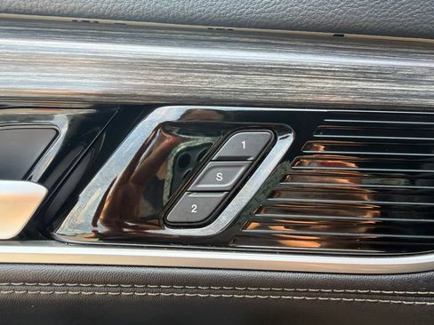 Used 2024 Jeep Wagoneer Series II w/ Flexible Seating Group RWD image 33