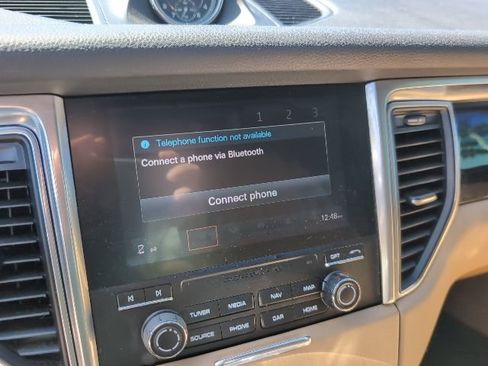 Used 2018 Porsche Macan image 16