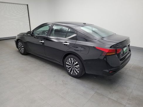 Used 2024 Nissan Altima 2.5 SV image 3
