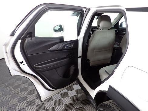 Used 2021 Chevrolet TrailBlazer LS AWD/4WD image 29
