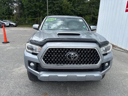 Used 2019 Toyota Tacoma TRD Sport AWD/4WD image 3