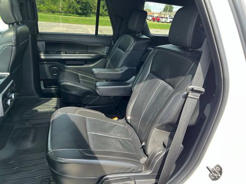 Used 2020 Ford Expedition XLT w/ Equipment Group 202A AWD/4WD image 26