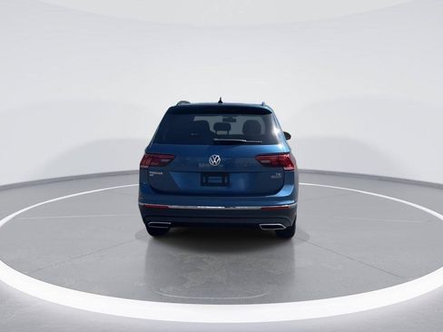 Used 2018 Volkswagen Tiguan SE w/ Panoramic Sunroof Package AWD/4WD image 7