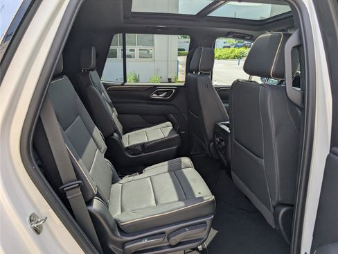 Used 2023 Chevrolet Tahoe Premier AWD/4WD image 12