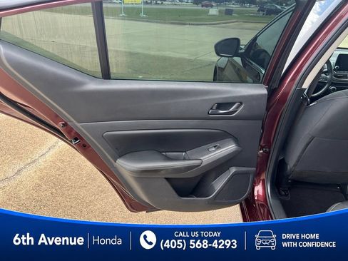 Used 2024 Nissan Altima 2.5 SV FWD image 16