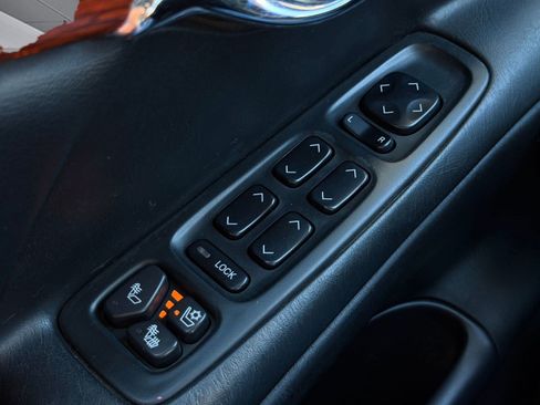 Used 2005 Cadillac De Ville Sedan image 11