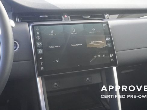 Used 2025 Land Rover Discovery Sport S image 15