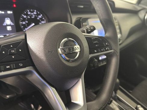 Used 2021 Nissan Kicks SV FWD image 23
