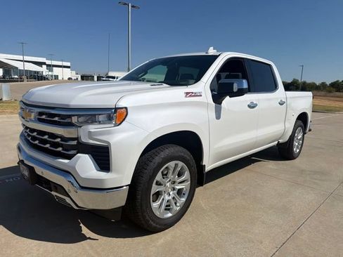 Used 2025 Chevrolet Silverado 1500 LTZ w/ Z71 Off-Road Package AWD/4WD image 1