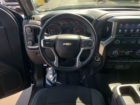 Used 2021 Chevrolet Silverado 1500 LT image 28